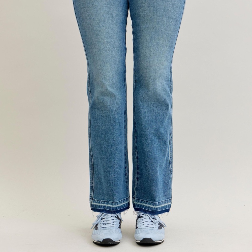 NEW Judy Blue Full Size Mid Rise Slim Bootcut Tummy Control Release Hem Jeans - Picture 5 of 15